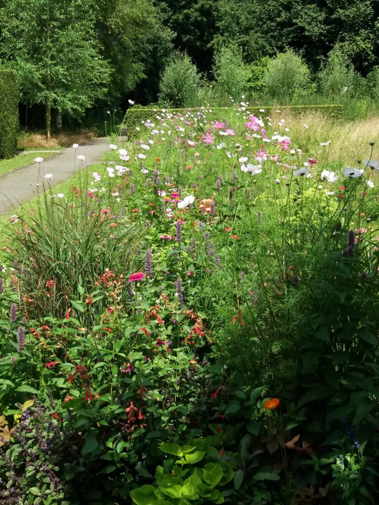Bloemenperk in Dedemsvaart; tuinen van Mien Ruys